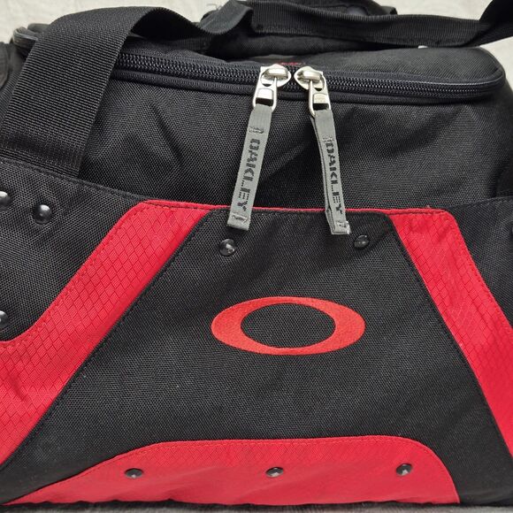 Y2K Oakley Red Black Multi Pocket Duffle Gym Bag Workout  Embroidered Studded - Picture 3 of 16